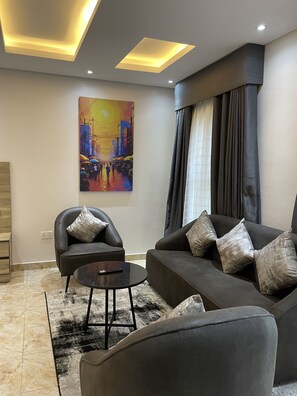 Quarto executivo, sacada, vista para a cidade