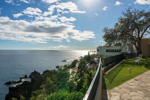 Property grounds - Two Towers - One-bedroom flat with balcony (Funchal)