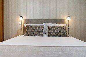 1 bedroom, iron/ironing board, WiFi, bed sheets - Two Towers - One-bedroom flat with balcony (Funchal)