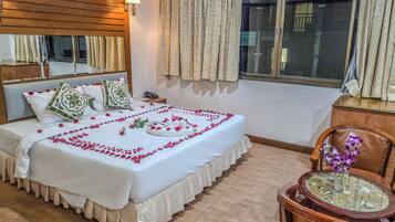 Deluxe Double Room, City View