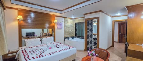 Honeymoon Room, Hot Tub