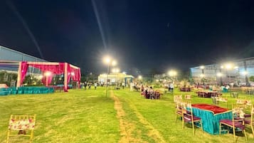 Villa de lujo | Restaurante al aire libre