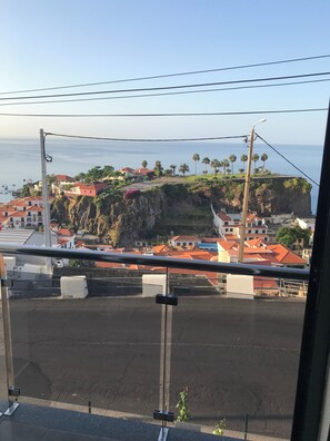 Interior -  Lovely & Cozy Coastal 3BR Home in Câmara de Lobos – AC in Bedrooms (Câmara de Lobos)