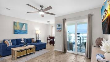Condo, Multiple Beds (Gulf Island 532) | Living area