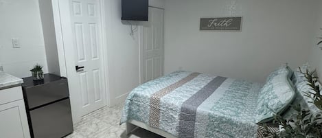 1 bedroom, iron/ironing board, WiFi, bed sheets