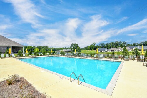 Plains GetAway, Game Day Oasis, 13 minutes to Toomers, Luxury Townhome