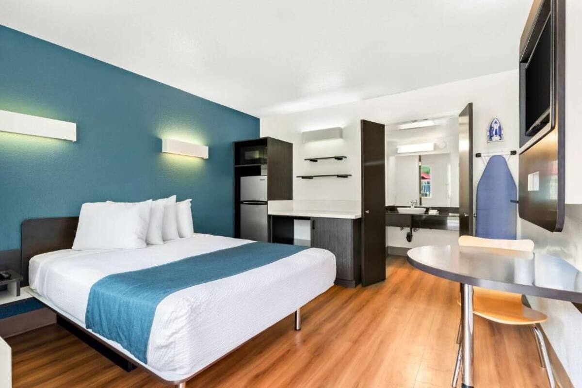 Basic Room, Mountain View