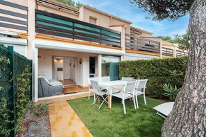 Outdoor dining - La Cassiopée - Parking Privé (Agde)