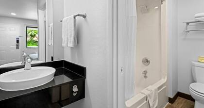Vagabond Inn - Monterey