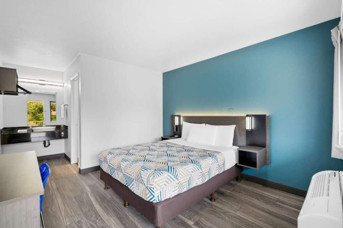 Basic-rum - utsikt mot staden