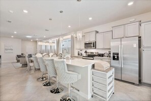 Fridge, microwave, dishwasher, coffee/tea maker - 5BR/5BA Luxury Villa – Private Pool & Resort - WCA (Clermont)