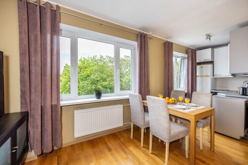 Free Parking/ 2 BR / city center