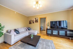 Living area - Free Parking/ 2 BR / city center (Tallinn)