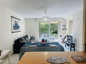 TV - 3 pièces avec jardin, parking, wifi, proche plage (QUIBERON)