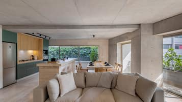 Leilighet – premium, balkong | Oppholdsområde