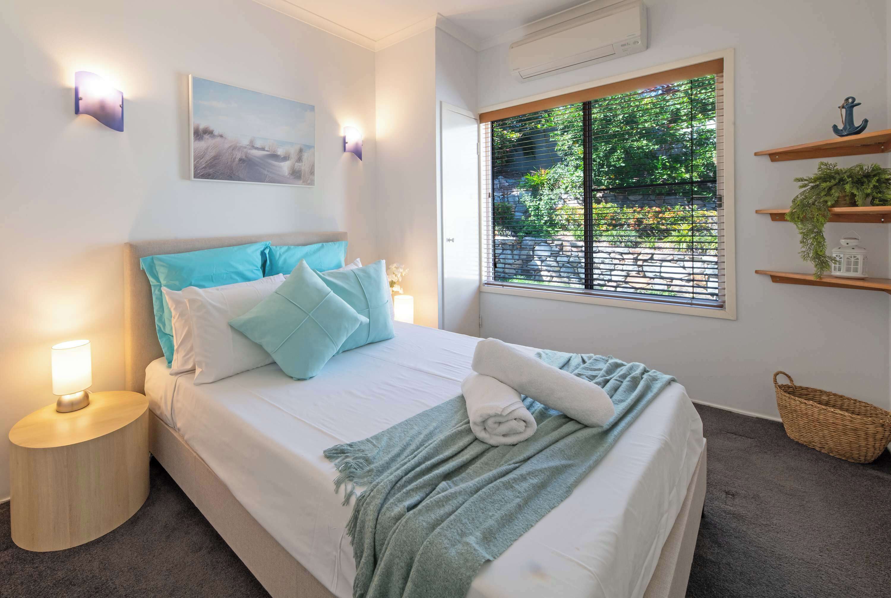 4 bedrooms, iron/ironing board, WiFi