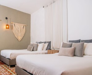 3 habitaciones, tabla de planchar con plancha, wifi y ropa de cama 