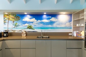 Private kitchen - Spacious tropical villa near sea with porch (Sint Willibrordus)