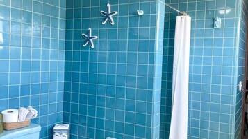 Twin Room | Bathroom