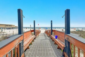 On the beach - Seawind 1804 | Beachfront | Pool | Hot Tub | My Beach Getaways (Gulf Shores)