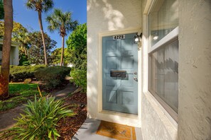Exterior detail - Townhouse S Tampa Pool Pickleball/Tennis (Tampa)