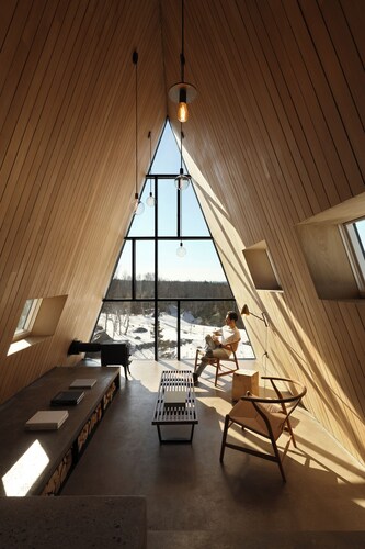 Back Bay A-Frame: Coastal Escape in Terence Bay’s Wild Beauty