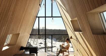 Back Bay A-Frame: Coastal Escape in Terence Bayâs Wild Beauty