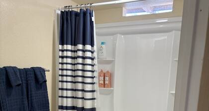 Affordable 2-bedroom apartment in Safford with AC.