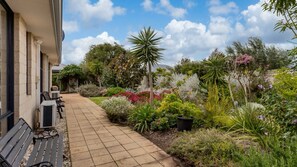 Terrace/patio - Wandju Villa — Your Tranquil Family Escape in Geographe (Geographe)