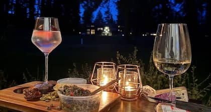 Cozy Lake Golf Condo Romantic Escape + Girls getaway +Near Silverwood+Bunk Beds