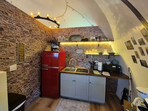 Fridge, microwave, dishwasher, coffee/tea maker