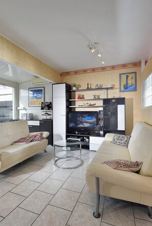 TV - PALMIER - Villa Port Nature 83 - Chic - 2 people (AGDE)