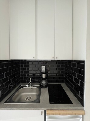 Fridge, microwave, cookware/dishes/utensils - Port Nature Studio 651 - 2 people (AGDE)