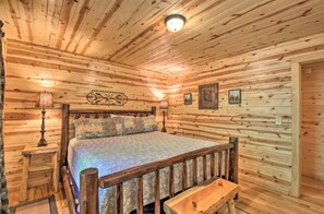 1 bedroom, iron/ironing board, free WiFi, bed sheets - Bear Paw 1/1! Pool Table! Near Helen (Clarkesville)