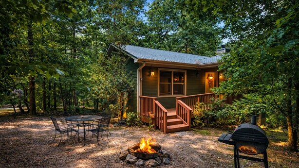 A cabin with a fire pit, outdoor seating, and a deck. - Mountain Laurel 2/2! Pool table! Firepit! Close to Helen. (Clarkesville)