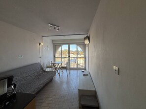 TV - Studio Port Soleil 580 - Residence with swimming pool - 2 people (AGDE)