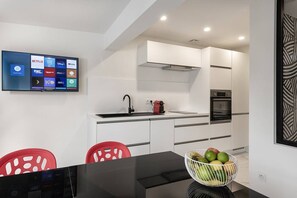 Fridge, microwave, oven, dishwasher - SWING – Villa Port Nature 50 – Luxury – 2 People (AGDE)
