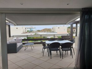 Outdoor dining - MORGANN - Villa Port Nature 22 - Luxury - 2 people (AGDE)