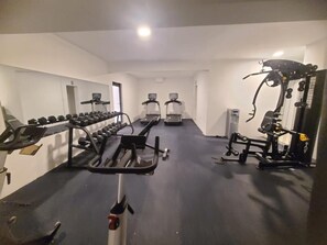 Apartment, Mountain View | Fitness facility - De Lujo (Santiago de los Caballeros)