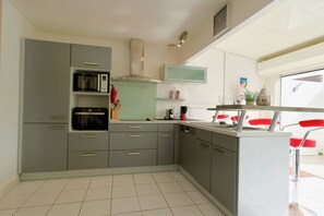 Fridge, microwave, oven, dishwasher - CYBELE - Villa Port Nature 73 - Luxury - 2 people (AGDE)