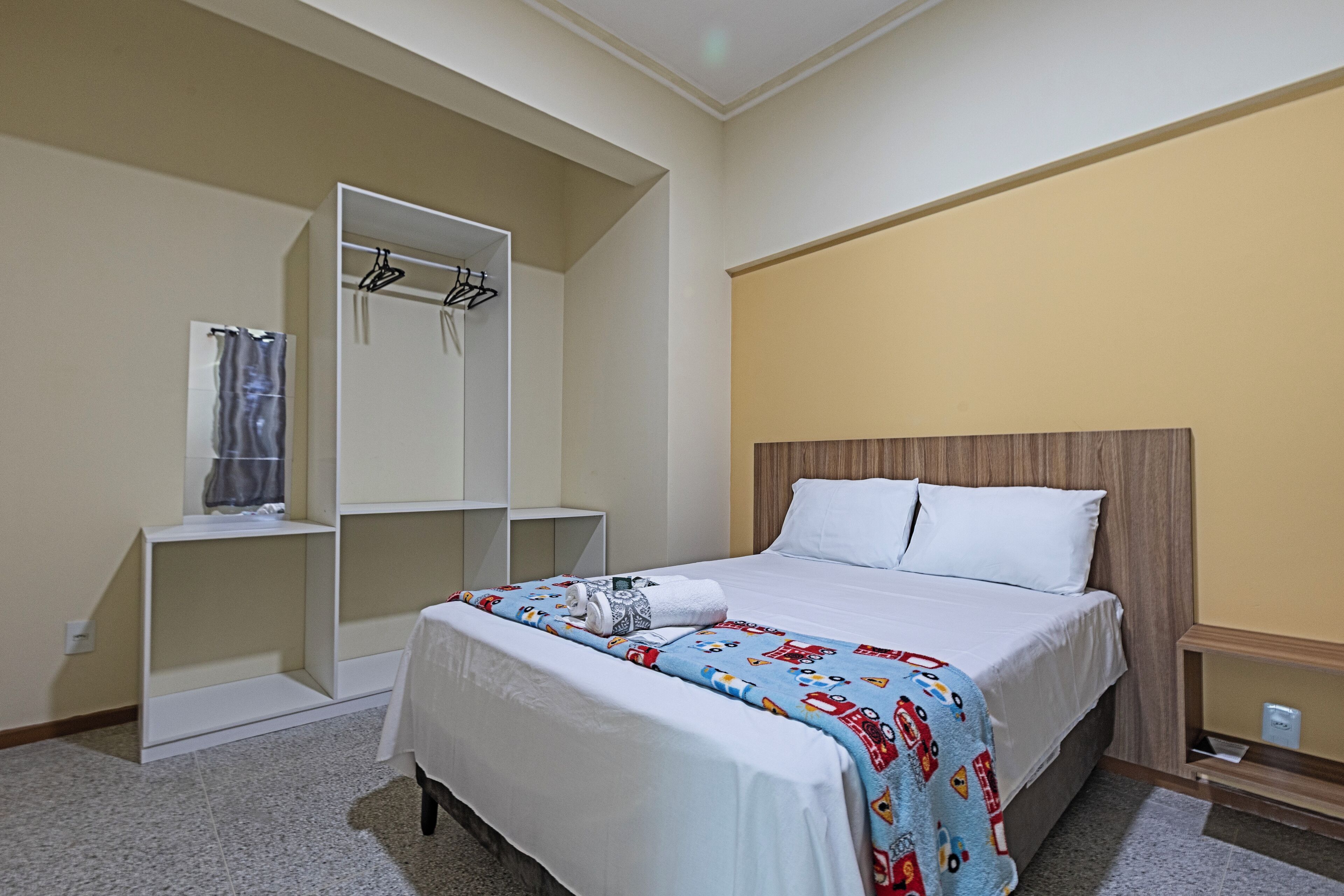 1 chambre, fer et planche à repasser, Wi-Fi, draps fournis
