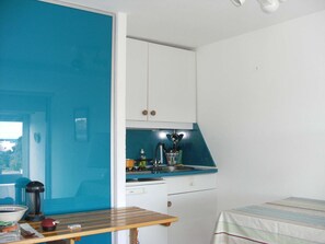 Fridge, microwave, cookware/dishes/utensils - Port Nature Studio 853 - 2 people (AGDE)