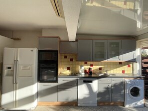Fridge, microwave, oven, dishwasher - IMAGINE - Villa Port Nature 16 - Classic - 2 people (AGDE)