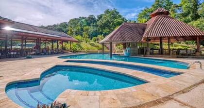 29B Toucan Valley Jungle Resort