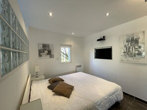 1 bedroom - FIFTY SHADES - Villa Port Nature 87 - Luxury - 2 people (AGDE)