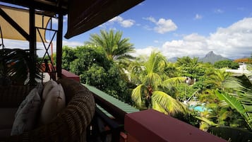 Rumah, 2 kamar tidur, akses difabel, kolam renang pribadi | Balkon