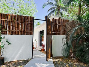 Khuôn viên nơi lưu trú