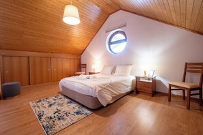 Room - Burel Retreat (Cortes do Meio)