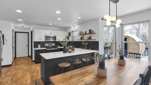 Rumah (6 Bedrooms) | Interior