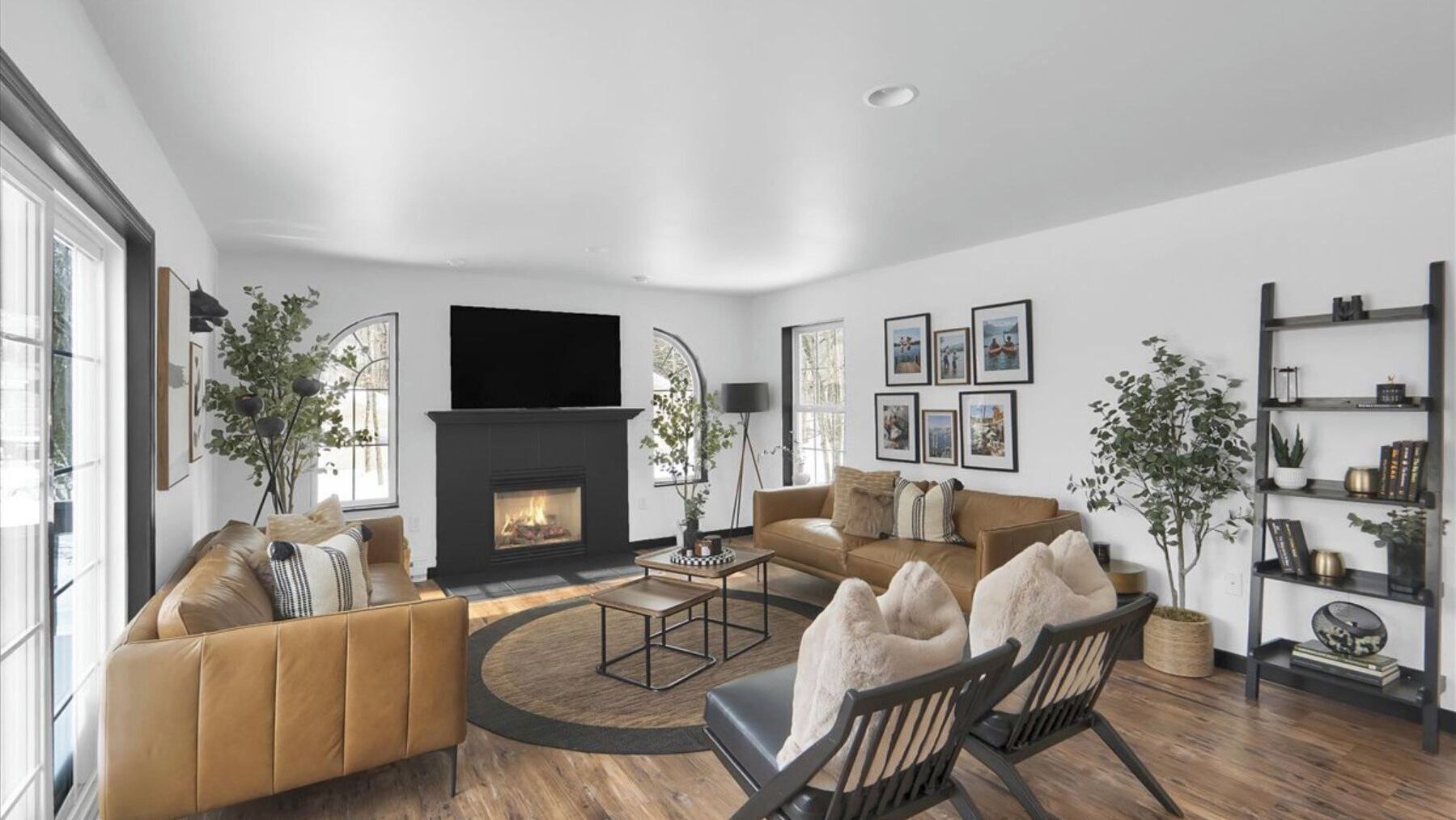 House (6 Bedrooms) | Interior